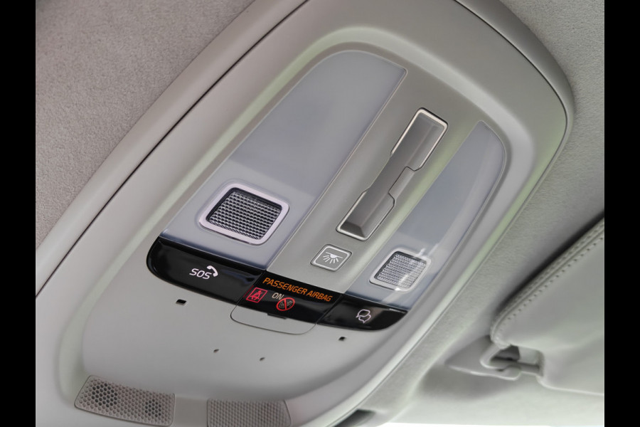 Volvo XC90 T8 455PK Plug-in hybrid AWD Ultra Dark | BLIS | 360 Camera | H&K | Luchtvering | Trekhaak | Pano | HUD | ACC |