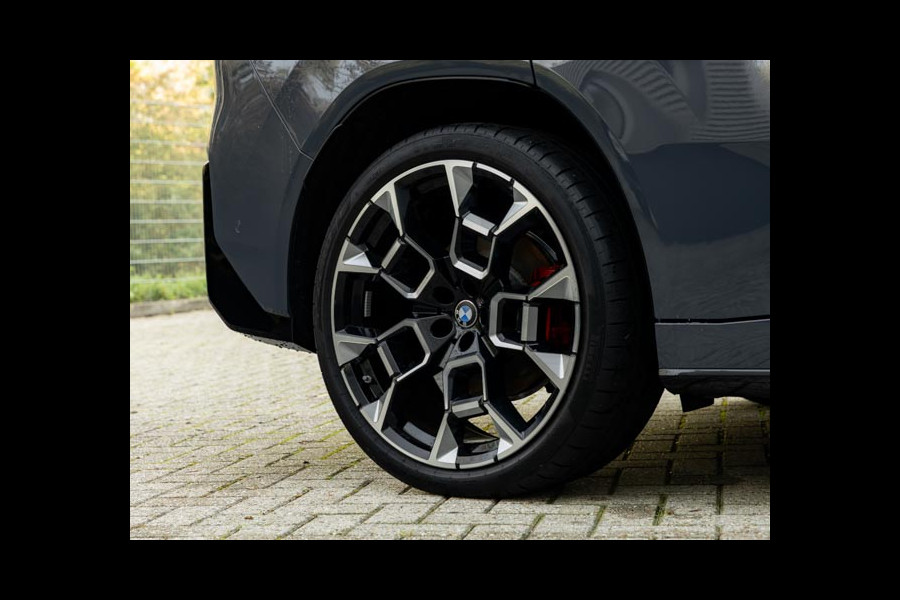 BMW iX3 50 xDrive - M-Sport Pro - Pano - M-Zetels - Highway Assistant