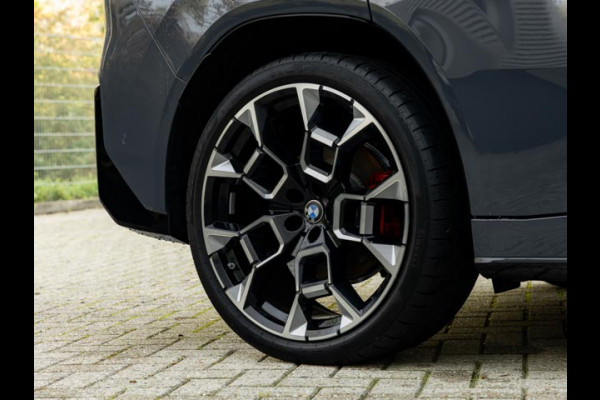 BMW iX3 50 xDrive - M-Sport Pro - Pano - M-Zetels - Highway Assistant