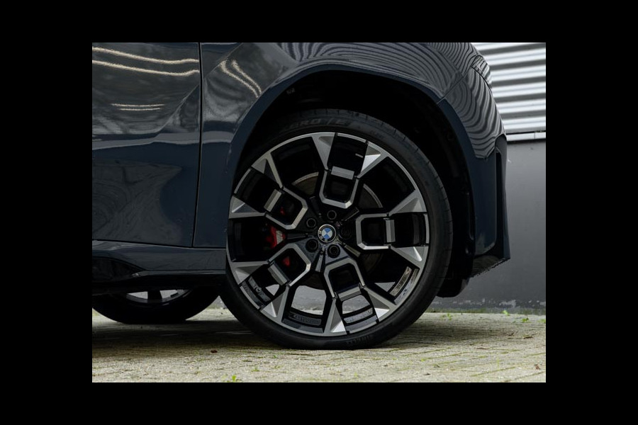 BMW iX3 50 xDrive - M-Sport Pro - Pano - M-Zetels - Highway Assistant