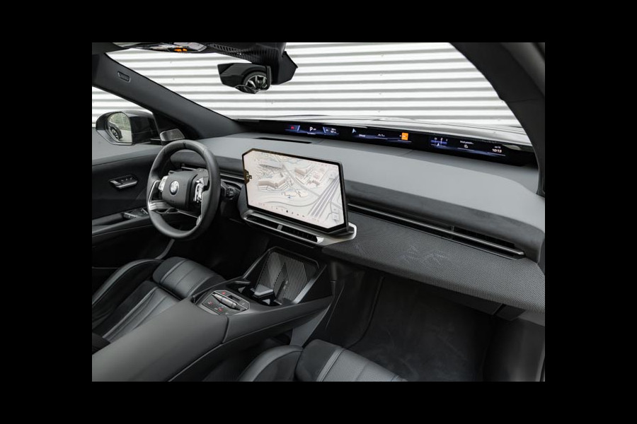 BMW iX3 50 xDrive - M-Sport Pro - Pano - M-Zetels - Highway Assistant