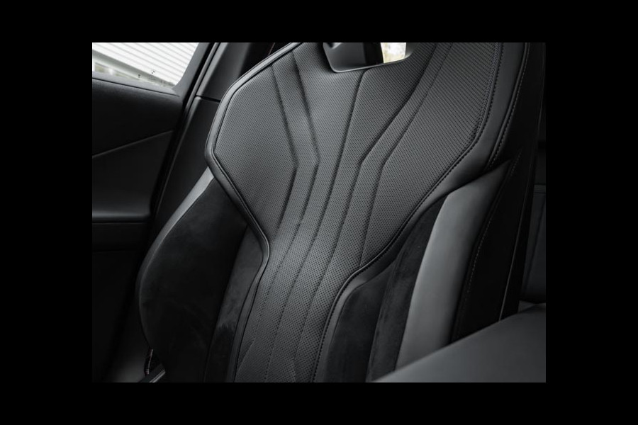 BMW iX3 50 xDrive - M-Sport Pro - Pano - M-Zetels - Highway Assistant