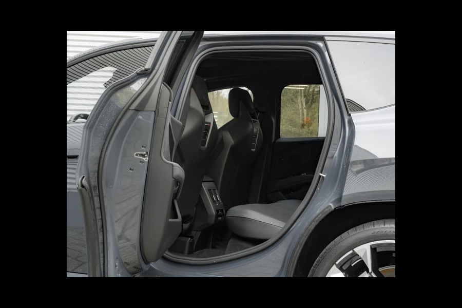 BMW iX3 50 xDrive - M-Sport Pro - Pano - M-Zetels - Highway Assistant
