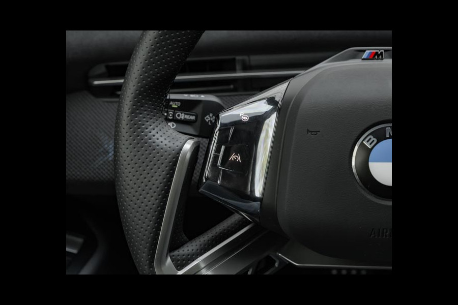 BMW iX3 50 xDrive - M-Sport Pro - Pano - M-Zetels - Highway Assistant