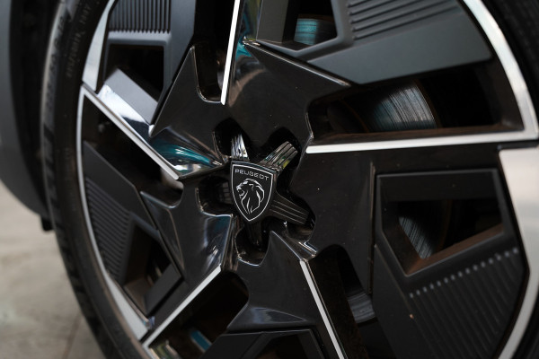 Peugeot e-408 GT Avantage 58 kWh Full-led Panoramadak 19'lmv
