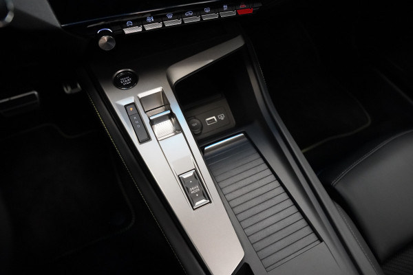 Peugeot e-408 GT Avantage 58 kWh Full-led Panoramadak 19'lmv