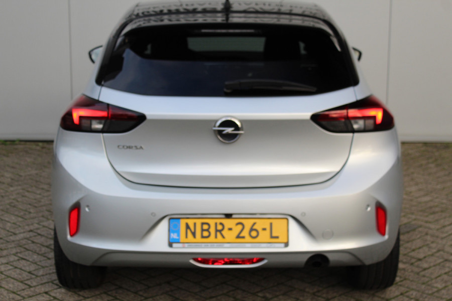 Opel Corsa 1.2-100pk Turbo Elegance Sky. In nieuwstaat verkerende Opel Corsa ! Autm. airco, cruise cntrl, lane assist, panoramadak, verwarmde stoelen, LM wielen, camera, parkeersensoren, navigatie by Apple Carplay/Android auto, metallic, LED verl. etc.