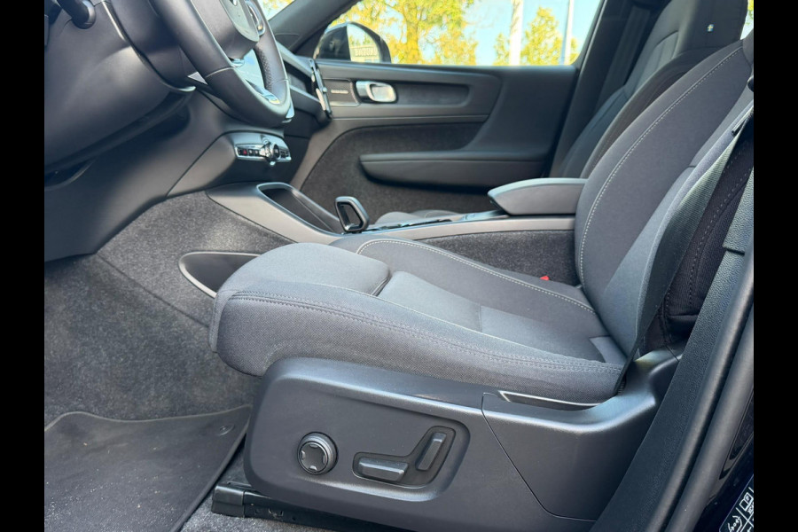 Volvo XC40 Single Motor Extended Range Ultimate 82 kWh SOH 100%| FULL OPTION| HARMAN KARDON| ELEKTRISCHE STOEL + MEMORY| PANORAMADAK| 360 CAMERA| ELEK. TREKHAAK| STOEL + STUURVERWARMING