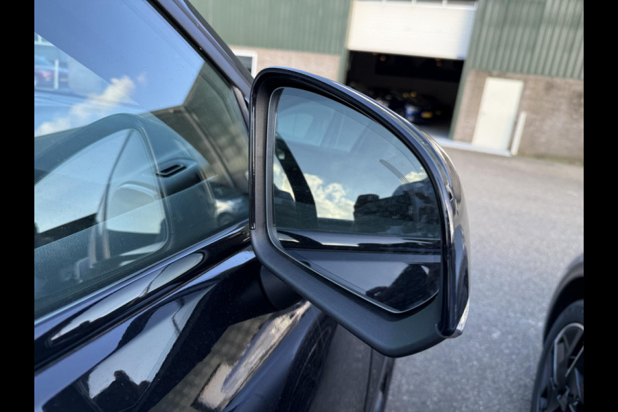 Volvo XC40 Single Motor Extended Range Ultimate 82 kWh SOH 100%| FULL OPTION| HARMAN KARDON| ELEKTRISCHE STOEL + MEMORY| PANORAMADAK| 360 CAMERA| ELEK. TREKHAAK| STOEL + STUURVERWARMING