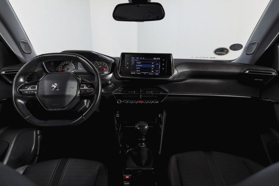 Peugeot 2008 1.2 PureTech 100 PK Allure | Cruise | PDC | Camera | Carplay/Android | ECC | LM 17" |
