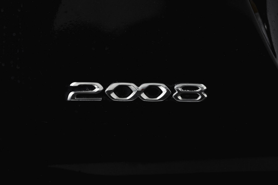 Peugeot 2008 1.2 PureTech 100 PK Allure | Cruise | PDC | Camera | Carplay/Android | ECC | LM 17" |