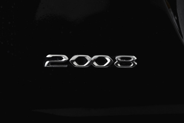 Peugeot 2008 1.2 PureTech 100 PK Allure | Cruise | PDC | Camera | Carplay/Android | ECC | LM 17" |