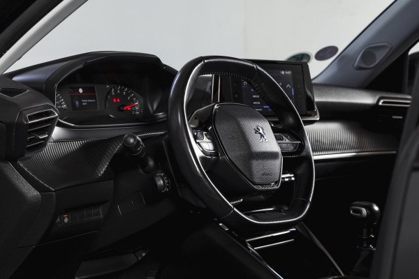 Peugeot 2008 1.2 PureTech 100 PK Allure | Cruise | PDC | Camera | Carplay/Android | ECC | LM 17" |
