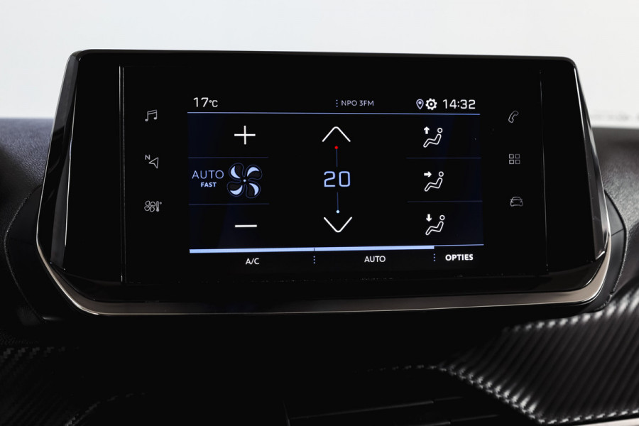Peugeot 2008 1.2 PureTech 100 PK Allure | Cruise | PDC | Camera | Carplay/Android | ECC | LM 17" |