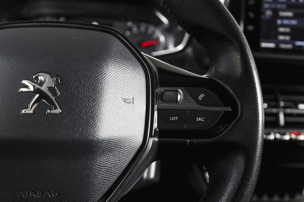 Peugeot 2008 1.2 PureTech 100 PK Allure | Cruise | PDC | Camera | Carplay/Android | ECC | LM 17" |