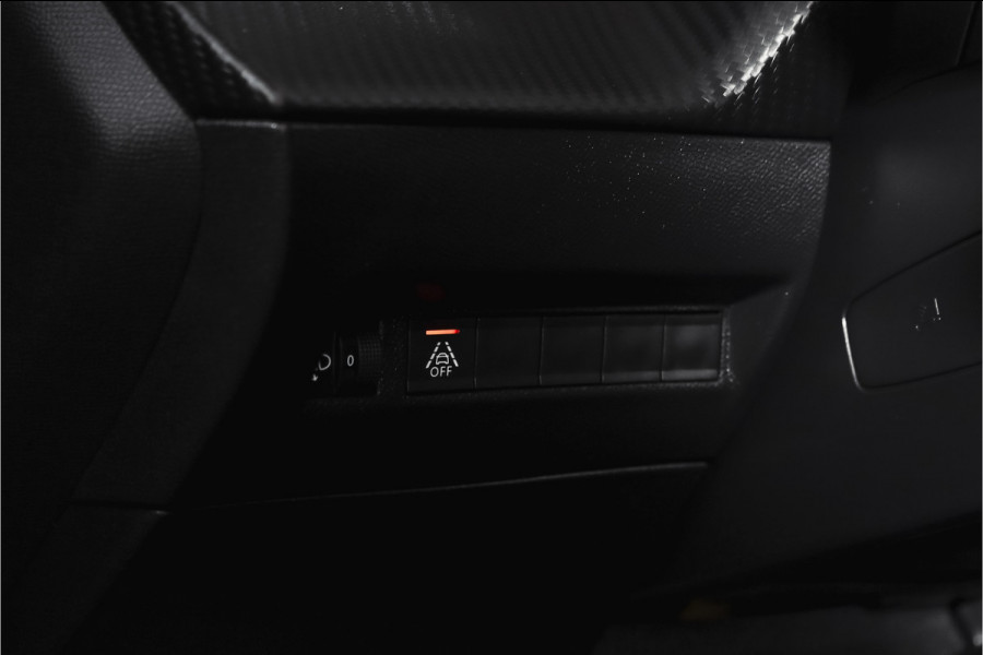 Peugeot 2008 1.2 PureTech 100 PK Allure | Cruise | PDC | Camera | Carplay/Android | ECC | LM 17" |