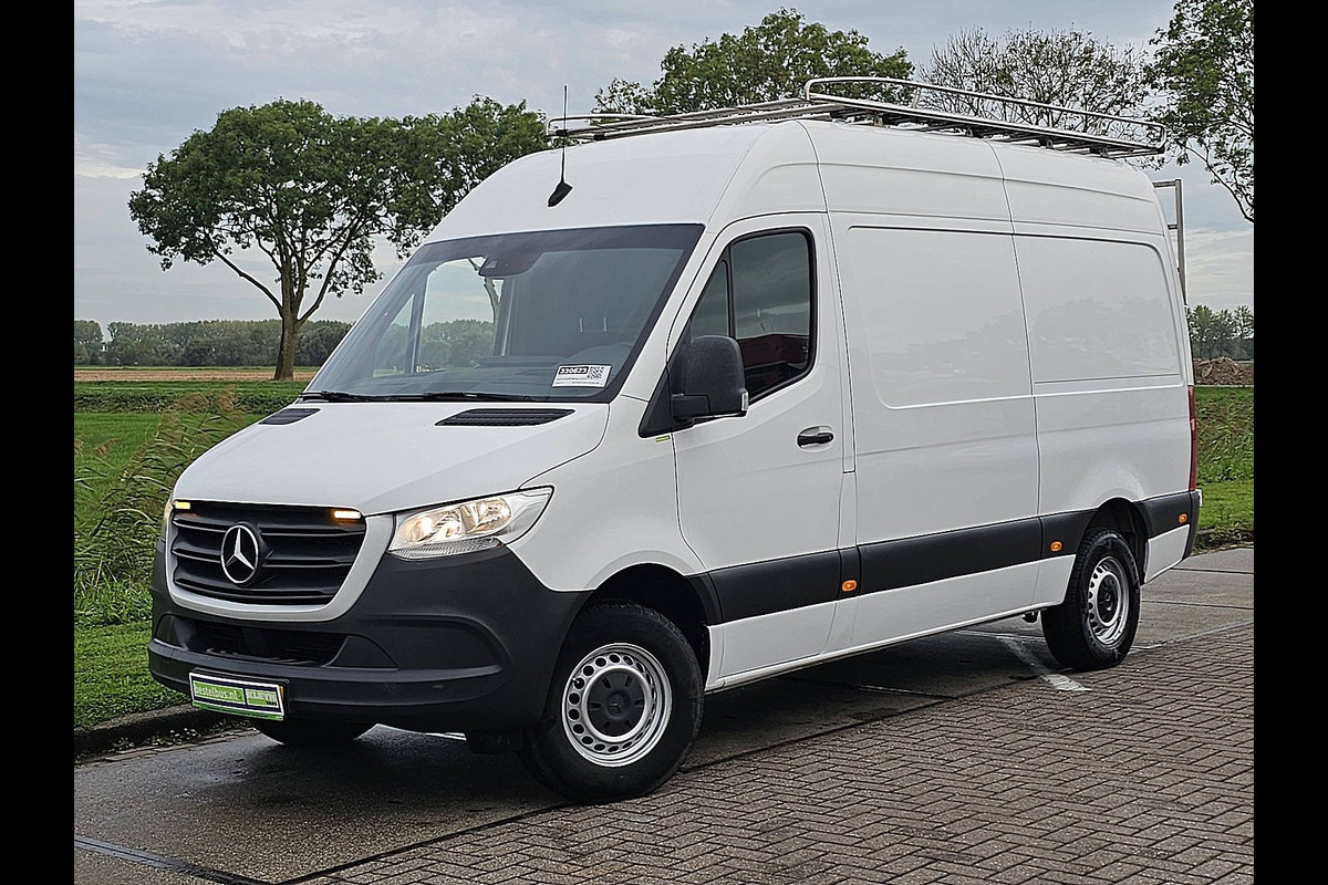 Mercedes-Benz Sprinter 316 2.2 CDI L2H2 EURO VI-D Cruise control, Airco, Standkachel, Mbux, Carplay, Navi, Camera, Climate control, Dodehoek detectie, Imperiaal, Trap, 3.5T-Trekhaak