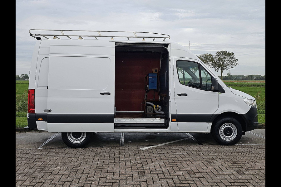 Mercedes-Benz Sprinter 316 2.2 CDI L2H2 EURO VI-D Cruise control, Airco, Standkachel, Mbux, Carplay, Navi, Camera, Climate control, Dodehoek detectie, Imperiaal, Trap, 3.5T-Trekhaak