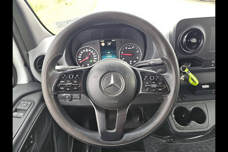 Mercedes-Benz Sprinter 316 2.2 CDI L2H2 EURO VI-D Cruise control, Airco, Standkachel, Mbux, Carplay, Navi, Camera, Climate control, Dodehoek detectie, Imperiaal, Trap, 3.5T-Trekhaak