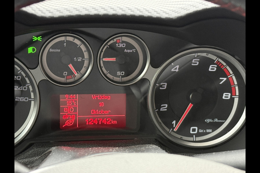 Alfa Romeo MiTo 0.9 TwinAir ECO | Origineel NL | Navigatie | Bluetooth | DAB | Parkeersensoren