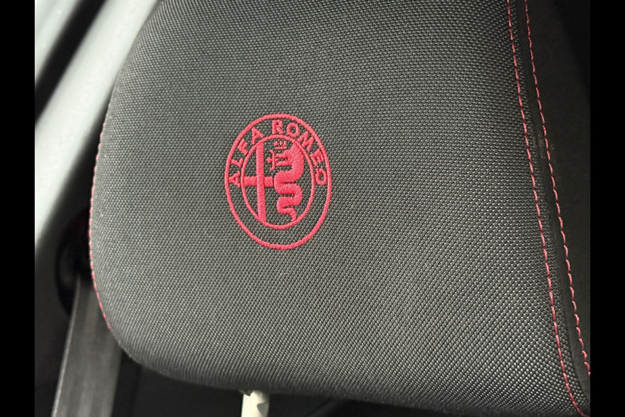 Alfa Romeo MiTo 0.9 TwinAir ECO | Origineel NL | Navigatie | Bluetooth | DAB | Parkeersensoren
