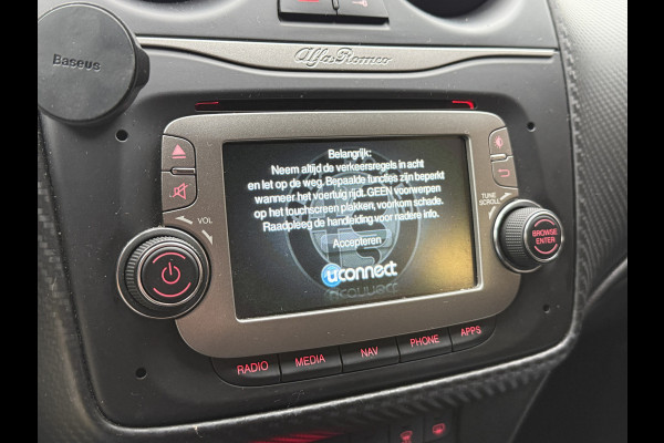 Alfa Romeo MiTo 0.9 TwinAir ECO | Origineel NL | Navigatie | Bluetooth | DAB | Parkeersensoren