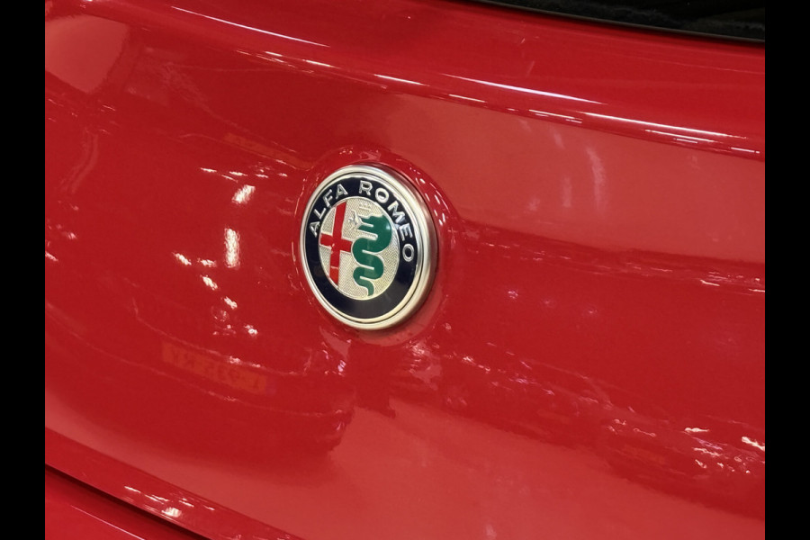 Alfa Romeo MiTo 0.9 TwinAir ECO | Origineel NL | Navigatie | Bluetooth | DAB | Parkeersensoren
