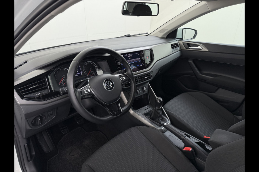Volkswagen Polo 81PK 5Drs Navi Apple Carplay Android Auto Airco Cruise Control Comfortline Executive Isofix DAB Bluetooth Origineel Nederlandse Auto
