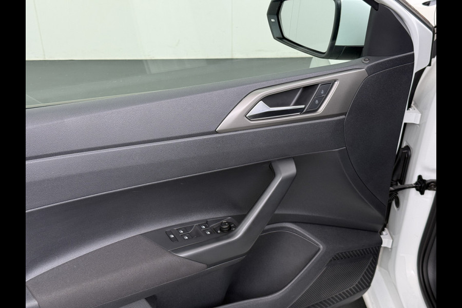 Volkswagen Polo 81PK 5Drs Navi Apple Carplay Android Auto Airco Cruise Control Comfortline Executive Isofix DAB Bluetooth Origineel Nederlandse Auto