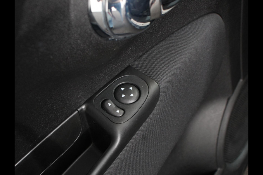 Fiat 500 1.0 Hybrid Bellavita Navigatie Apple Carplay/Android Auto Climate Control Lichtmetalen velgen Parkeer sensoren