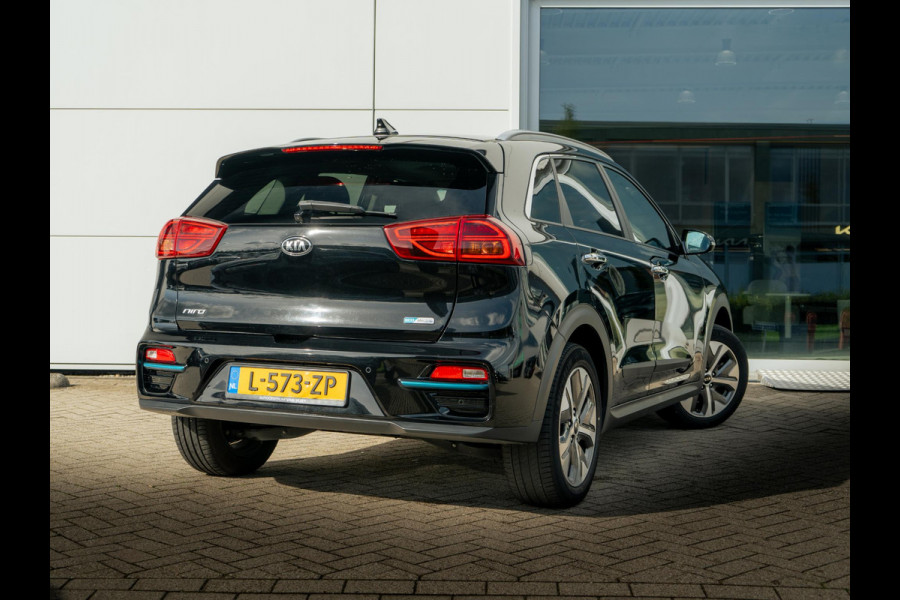 Kia e-Niro DynamicPlusLine 64 kWh SOH 98,7 % |Stoel en stuurverwarming | Schuif/-kanteldak | Achteruitrijcamera | Navigatie | Carplay | PDC voor & achter | Achteruitrijcamera