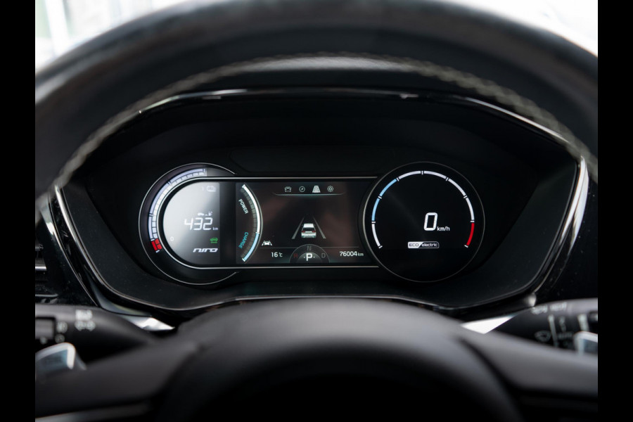 Kia e-Niro DynamicPlusLine 64 kWh SOH 98,7 % |Stoel en stuurverwarming | Schuif/-kanteldak | Achteruitrijcamera | Navigatie | Carplay | PDC voor & achter | Achteruitrijcamera