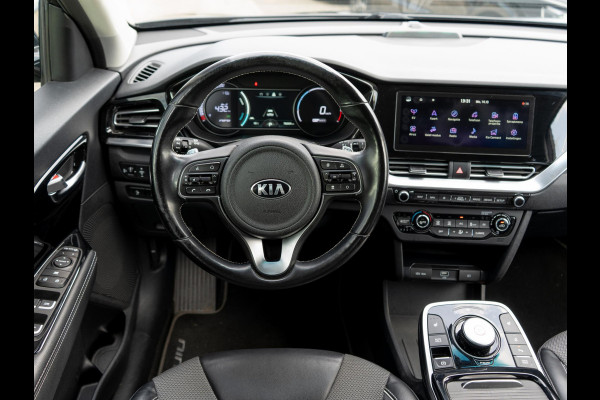 Kia e-Niro DynamicPlusLine 64 kWh SOH 98,7 % |Stoel en stuurverwarming | Schuif/-kanteldak | Achteruitrijcamera | Navigatie | Carplay | PDC voor & achter | Achteruitrijcamera