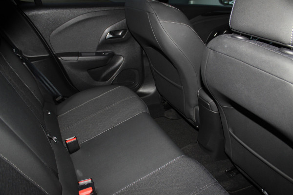 Opel Corsa 1.2-100pk Turbo Elegance Sky. In nieuwstaat verkerende Opel Corsa ! Autm. airco, cruise cntrl, lane assist, panoramadak, verwarmde stoelen, LM wielen, camera, parkeersensoren, navigatie by Apple Carplay/Android auto, metallic, LED verl. etc.
