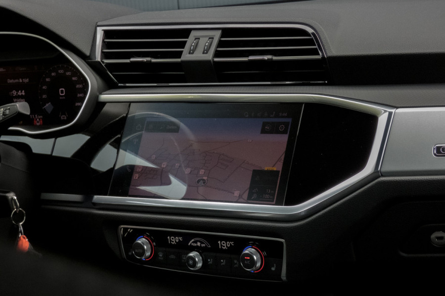 Audi Q3 45 TFSI e S edition | S-line | SOH 95% | Apple carplay | Trekhaak | ACC | Stoelverwarming