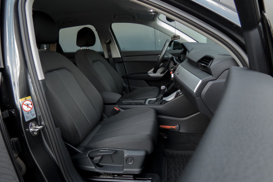 Audi Q3 45 TFSI e S edition | S-line | SOH 95% | Apple carplay | Trekhaak | ACC | Stoelverwarming