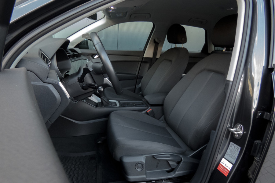 Audi Q3 45 TFSI e S edition | S-line | SOH 95% | Apple carplay | Trekhaak | ACC | Stoelverwarming