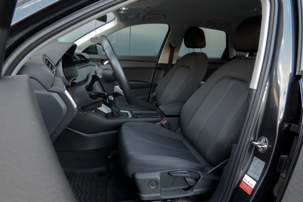 Audi Q3 45 TFSI e S edition | S-line | SOH 95% | Apple carplay | Trekhaak | ACC | Stoelverwarming