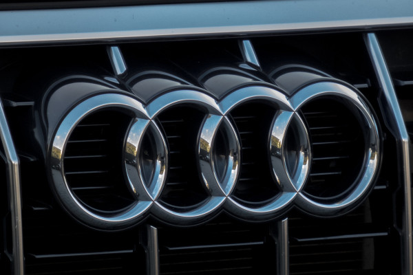 Audi Q3 45 TFSI e S edition | S-line | SOH 95% | Apple carplay | Trekhaak | ACC | Stoelverwarming