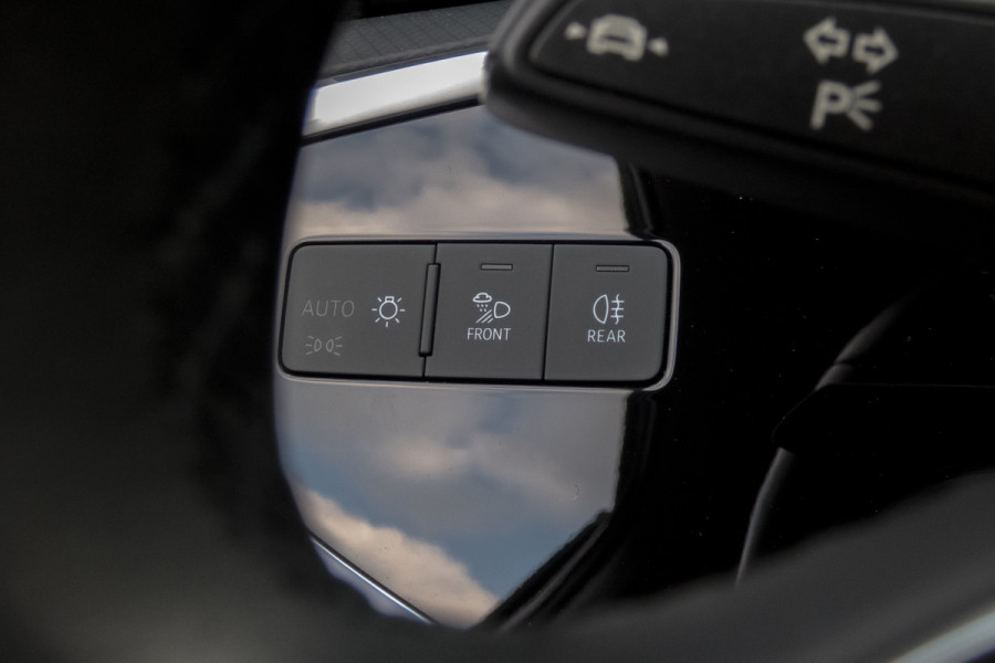 Audi Q3 45 TFSI e S edition | S-line | SOH 95% | Apple carplay | Trekhaak | ACC | Stoelverwarming