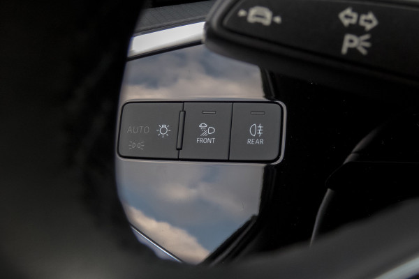 Audi Q3 45 TFSI e S edition | S-line | SOH 95% | Apple carplay | Trekhaak | ACC | Stoelverwarming