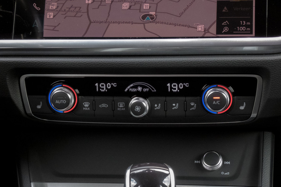 Audi Q3 45 TFSI e S edition | S-line | SOH 95% | Apple carplay | Trekhaak | ACC | Stoelverwarming