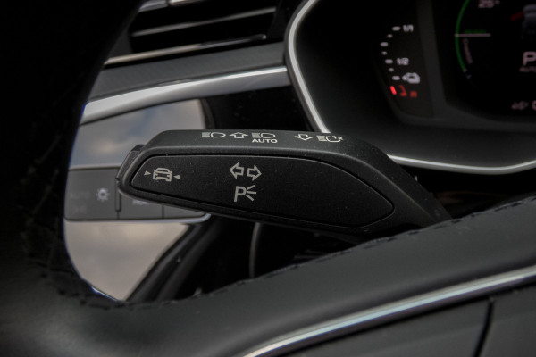 Audi Q3 45 TFSI e S edition | S-line | SOH 95% | Apple carplay | Trekhaak | ACC | Stoelverwarming