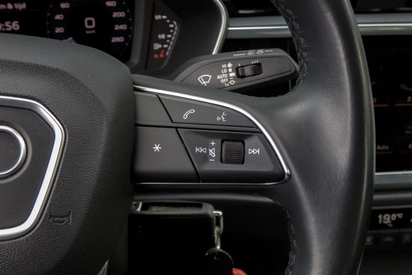 Audi Q3 45 TFSI e S edition | S-line | SOH 95% | Apple carplay | Trekhaak | ACC | Stoelverwarming