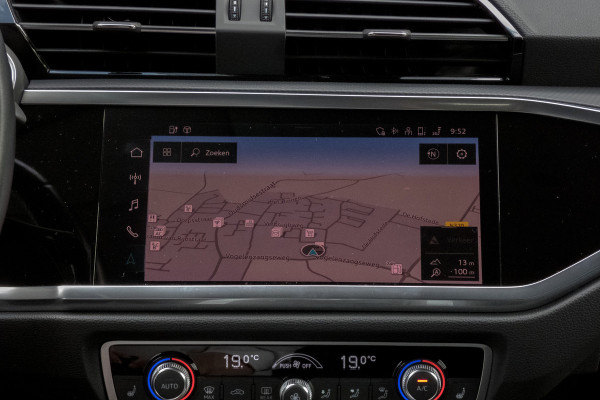 Audi Q3 45 TFSI e S edition | S-line | SOH 95% | Apple carplay | Trekhaak | ACC | Stoelverwarming