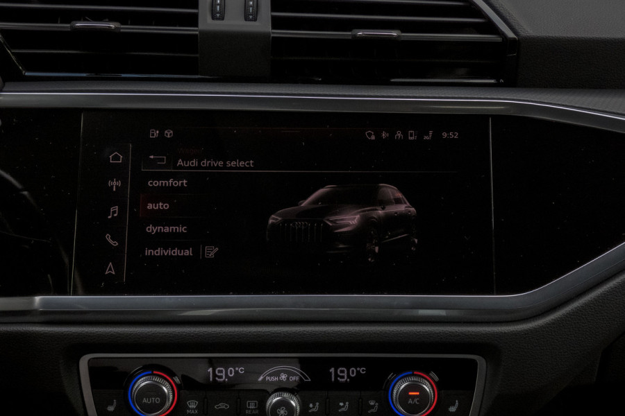 Audi Q3 45 TFSI e S edition | S-line | SOH 95% | Apple carplay | Trekhaak | ACC | Stoelverwarming