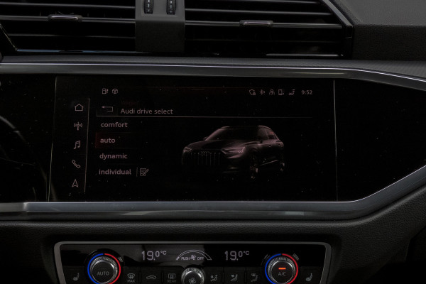 Audi Q3 45 TFSI e S edition | S-line | SOH 95% | Apple carplay | Trekhaak | ACC | Stoelverwarming