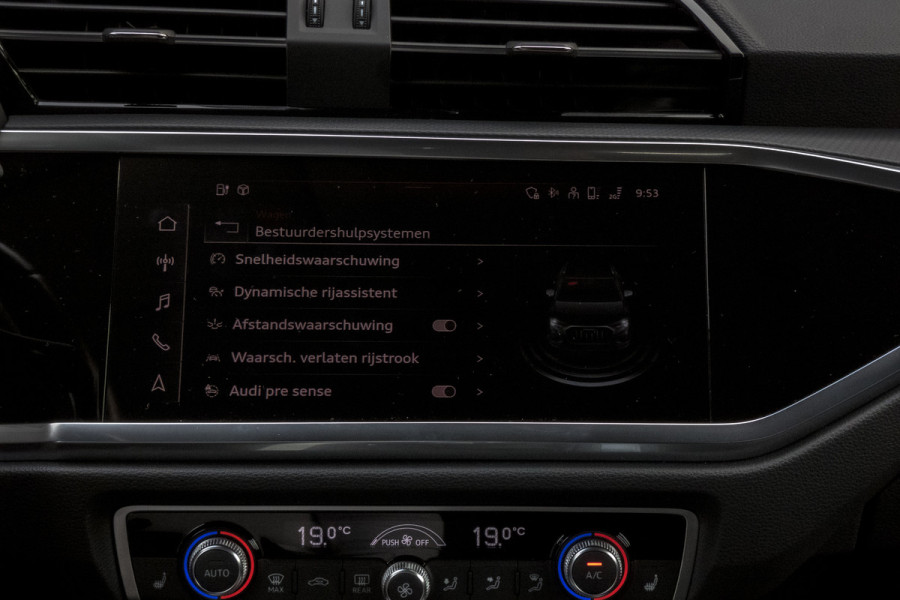 Audi Q3 45 TFSI e S edition | S-line | SOH 95% | Apple carplay | Trekhaak | ACC | Stoelverwarming