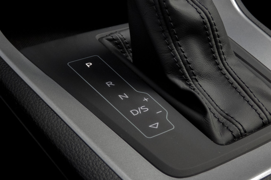 Audi Q3 45 TFSI e S edition | S-line | SOH 95% | Apple carplay | Trekhaak | ACC | Stoelverwarming