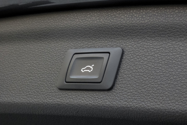 Audi Q3 45 TFSI e S edition | S-line | SOH 95% | Apple carplay | Trekhaak | ACC | Stoelverwarming